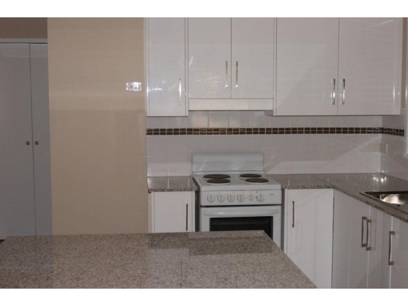 6 Hinton Street, Koongal QLD 4701