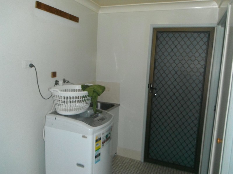 6 Hinton Street, Koongal QLD 4701