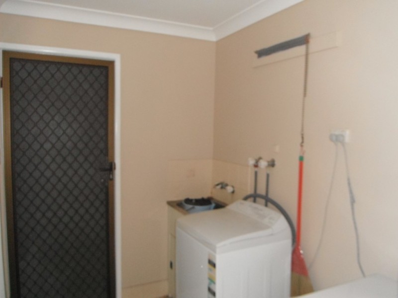 6 Hinton Street, Koongal QLD 4701