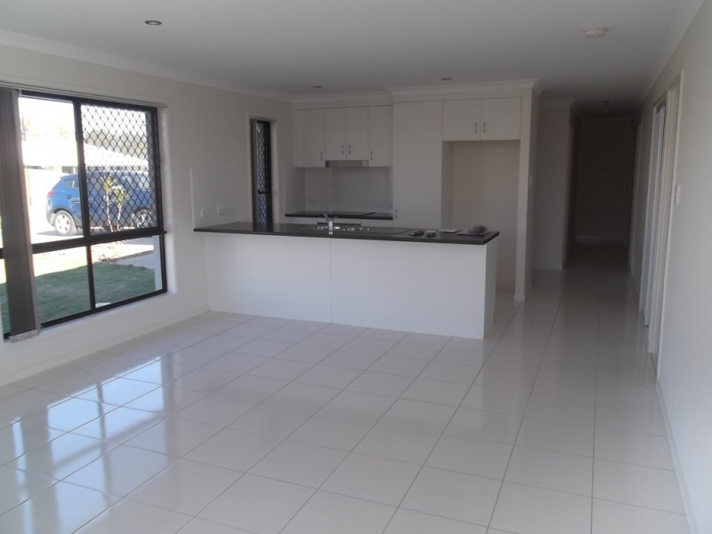 16 Sylvana AVE, Gracemere QLD 4702