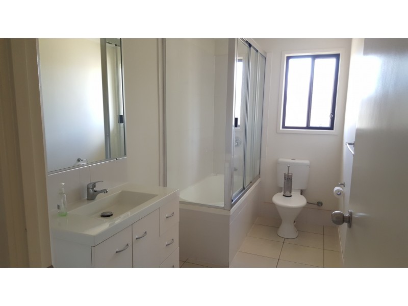 47 John Oxley Drive, Gracemere QLD 4702
