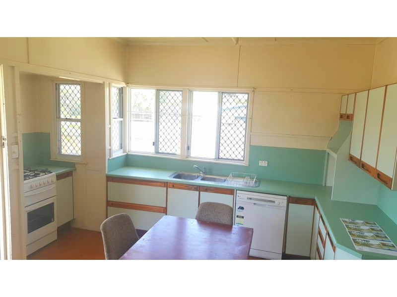 18 Wilmington Street, Kawana QLD 4701