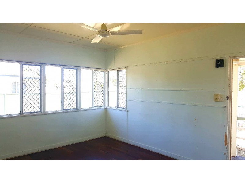 18 Wilmington Street, Kawana QLD 4701