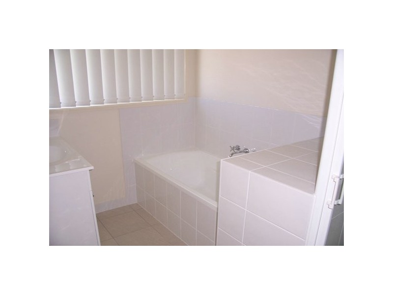 10 Broadhurst Drive, Gracemere QLD 4702