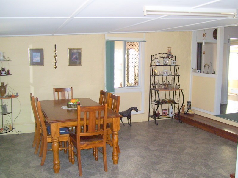 28 West Street, Mount Morgan QLD 4714