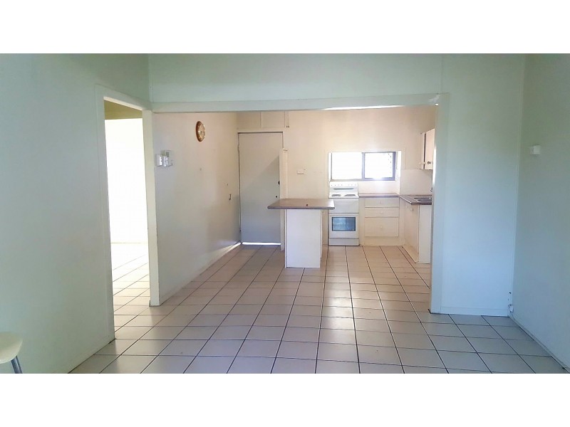 38 Tung Yeen Street, Park Avenue QLD 4701