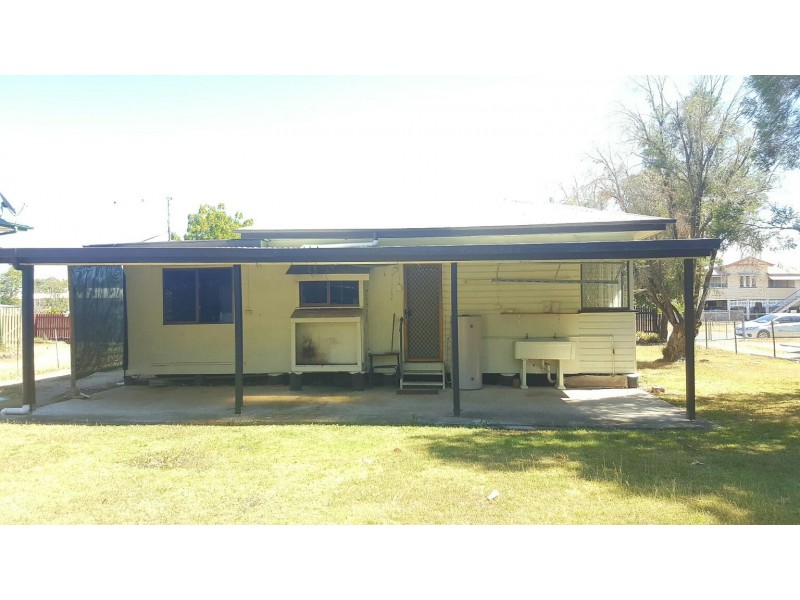 38 Tung Yeen Street, Park Avenue QLD 4701