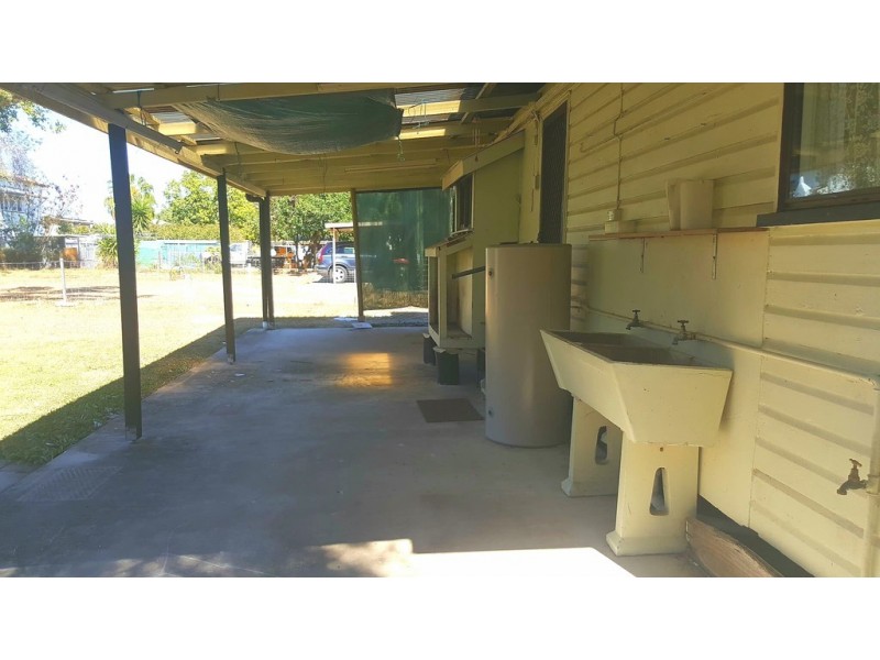 38 Tung Yeen Street, Park Avenue QLD 4701