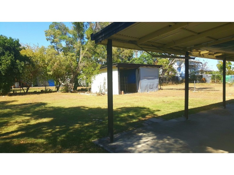 38 Tung Yeen Street, Park Avenue QLD 4701