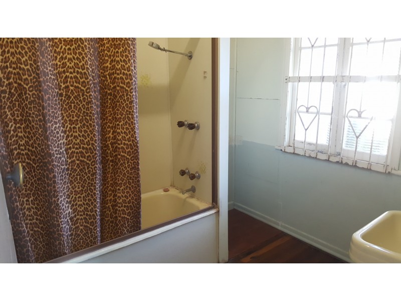 495 Crane Avenue, Kawana QLD 4701
