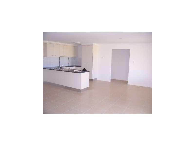 8 Koolamarra Drive, Gracemere QLD 4702
