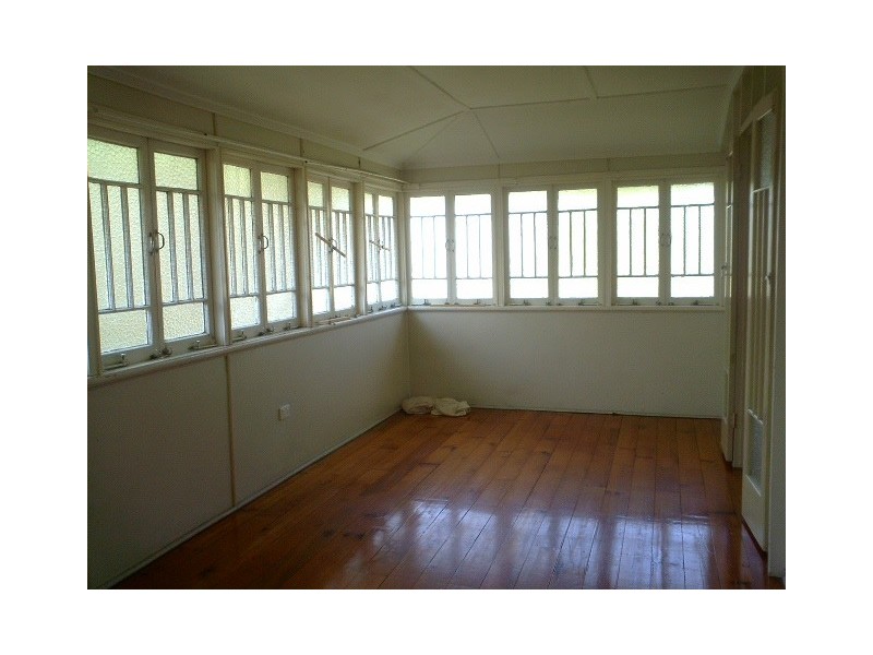 4 Lloyd Street, Park Avenue QLD 4701