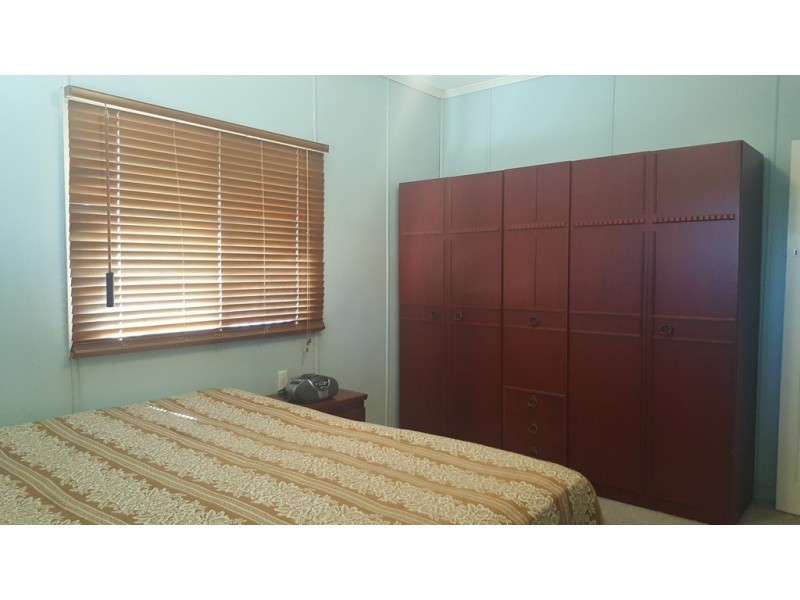 26 Face Street, Park Avenue QLD 4701