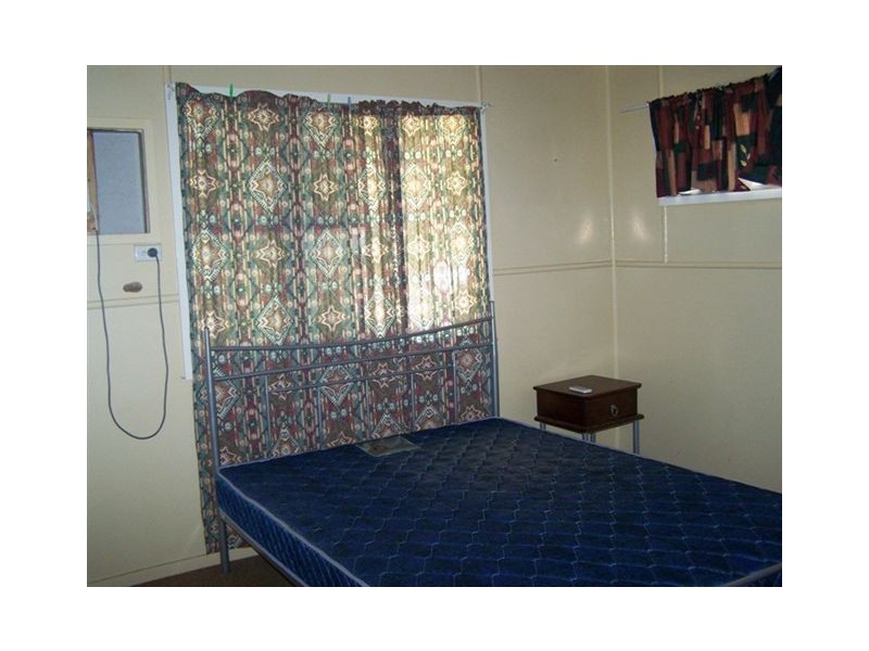 11 TALBOT, Blackwater QLD 4717