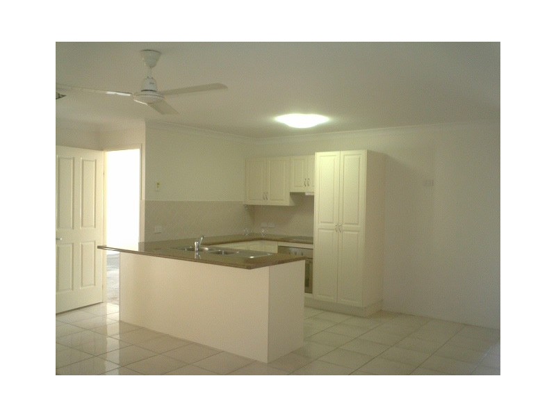 4 Hadgraft Street, Park Avenue QLD 4701