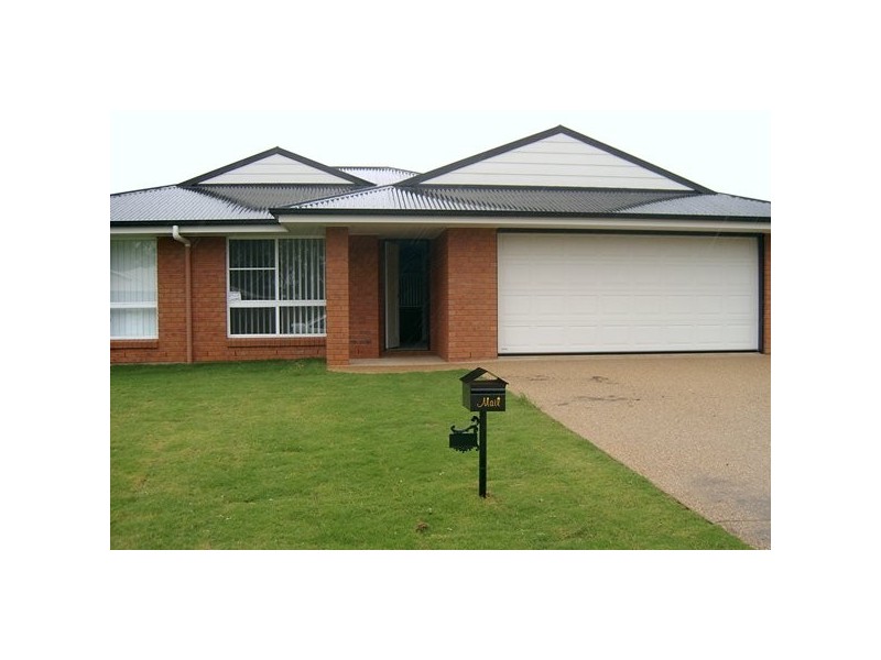 13 Riley Drive, Gracemere QLD 4702