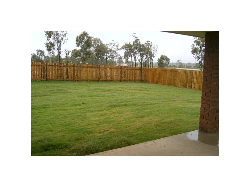 13 Riley Drive, Gracemere QLD 4702
