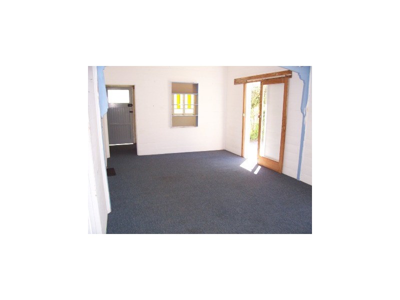 8 Possum Street, Mount Morgan QLD 4714