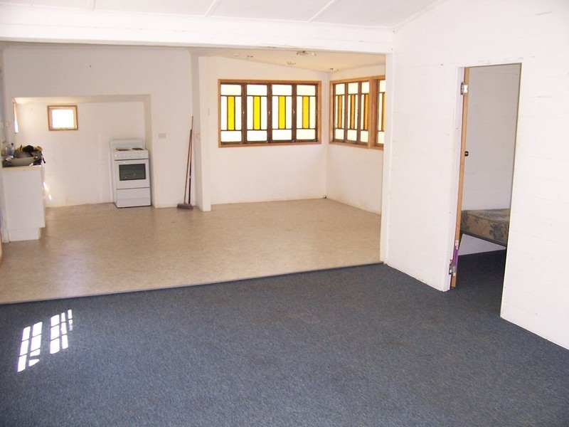 8 Possum, Mount Morgan QLD 4714