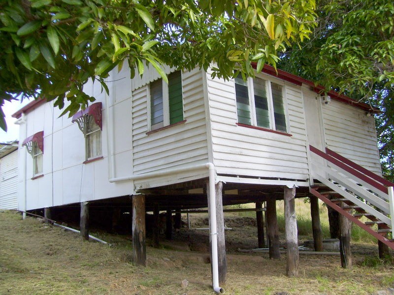 2 Lester Street, Mount Morgan QLD 4714