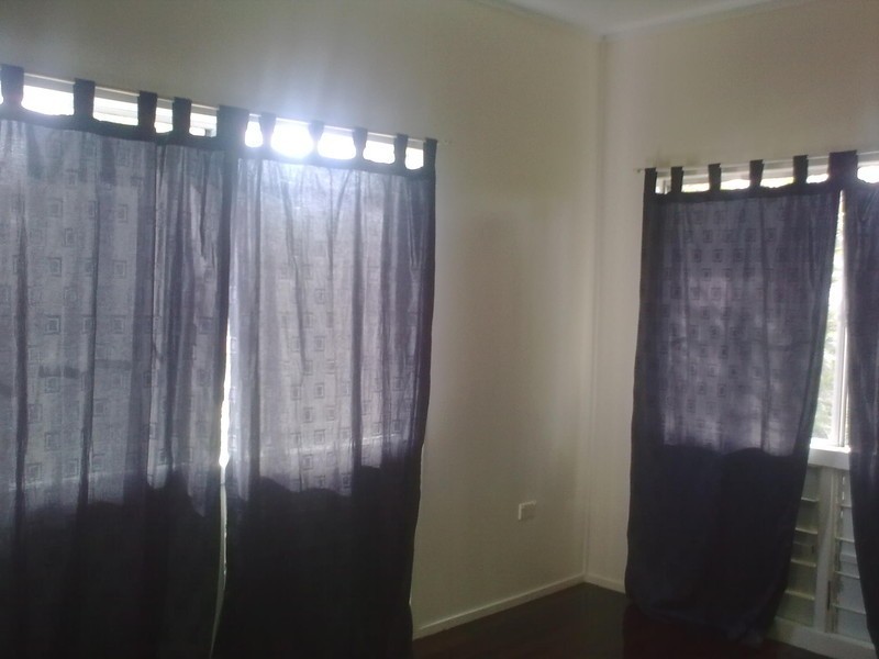 27 Hardy Avenue, Park Avenue QLD 4701