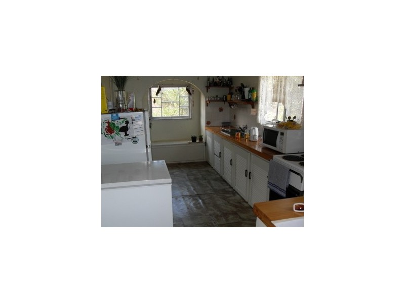 76 Hall Street, Mount Morgan QLD 4714