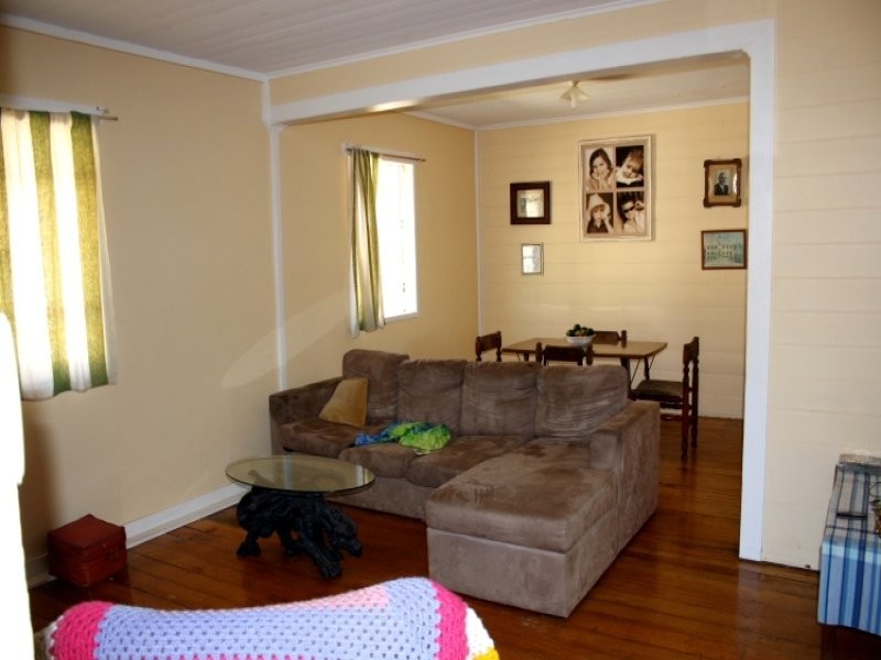 50 James Street, Mount Morgan QLD 4714