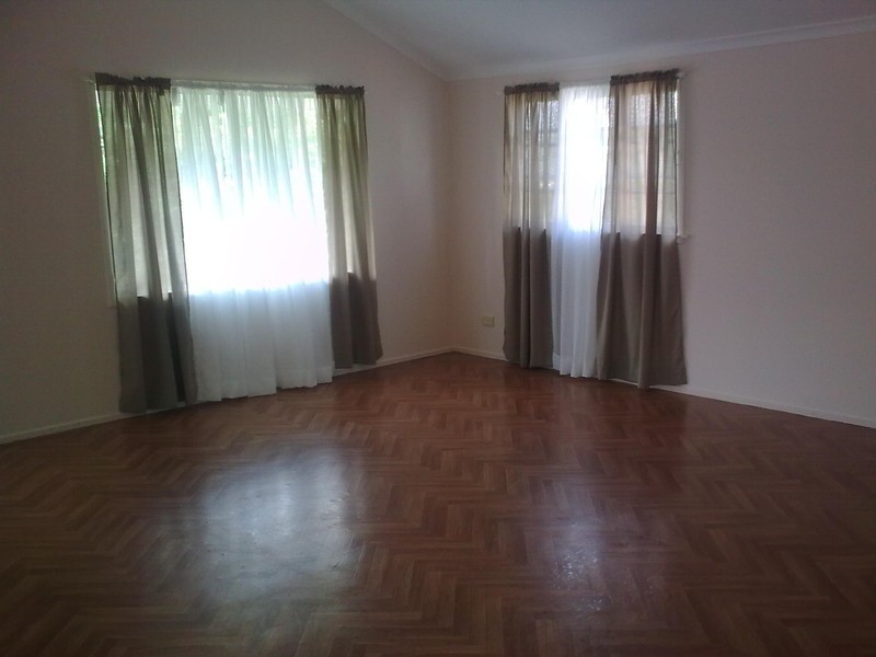 4 Tung Yeen Street, Park Avenue QLD 4701