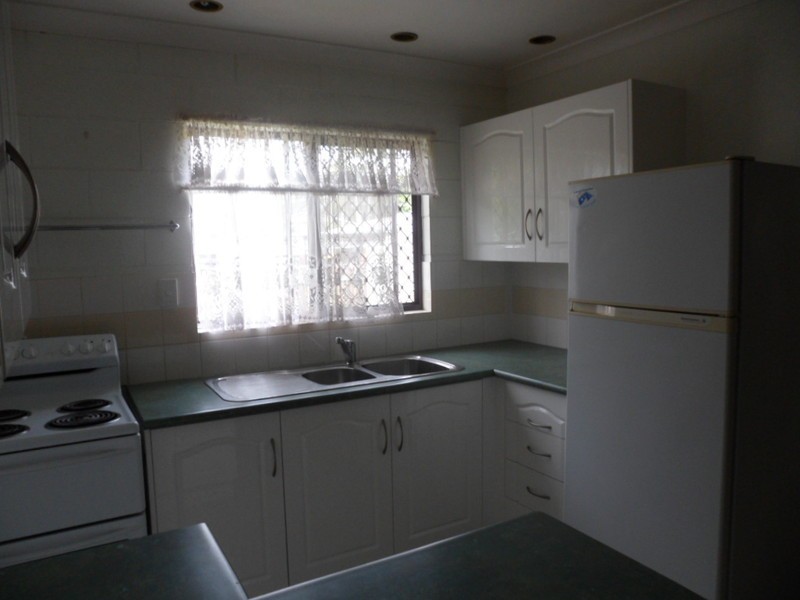 1/82  Stenlake Avenue, Kawana QLD 4701