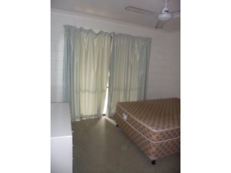 1/82  Stenlake Avenue, Kawana QLD 4701