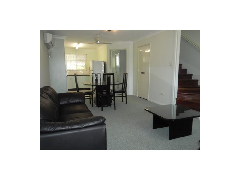 2/294 Murray Street, Allenstown QLD 4700