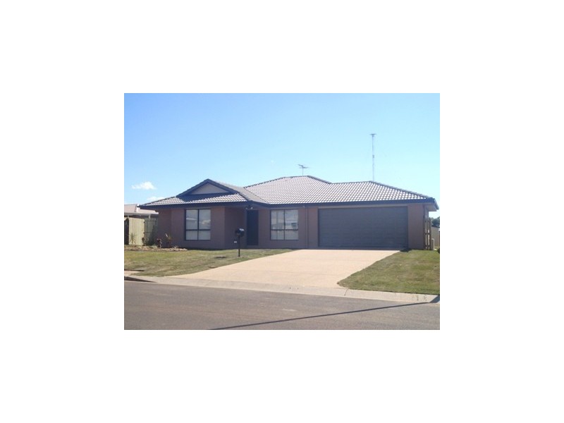 16 Kerrie Meares, Gracemere QLD 4702