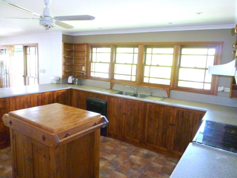 87 Lion Creek Road, Wandal QLD 4700