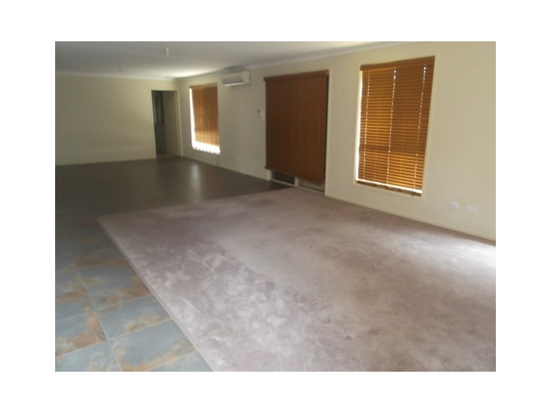 8 Killkenny Court, Kawana QLD 4701