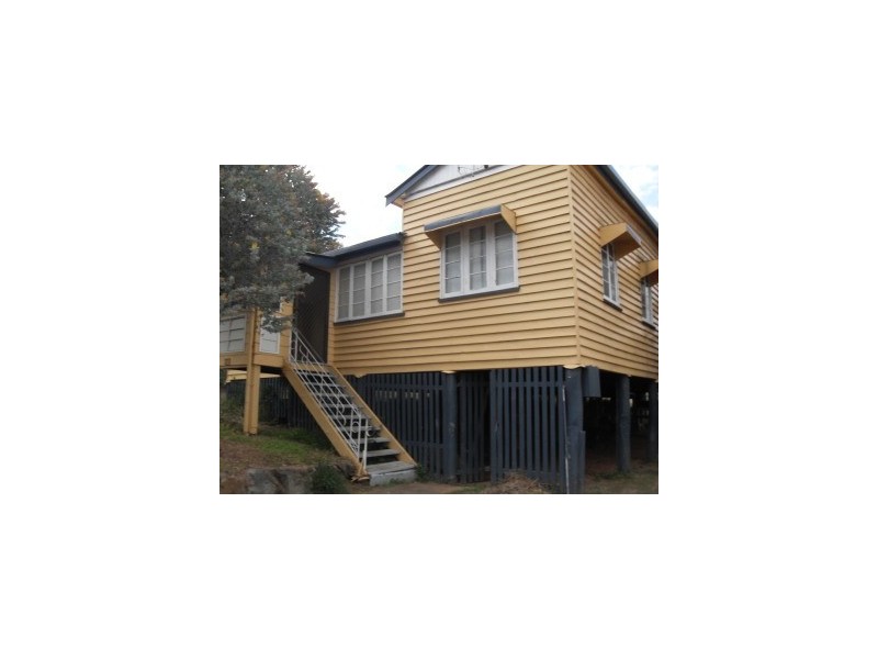 77 James Street, Mount Morgan QLD 4714