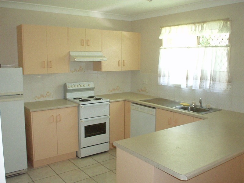 1/16 STENLAKE AVENUE, Kawana QLD 4701