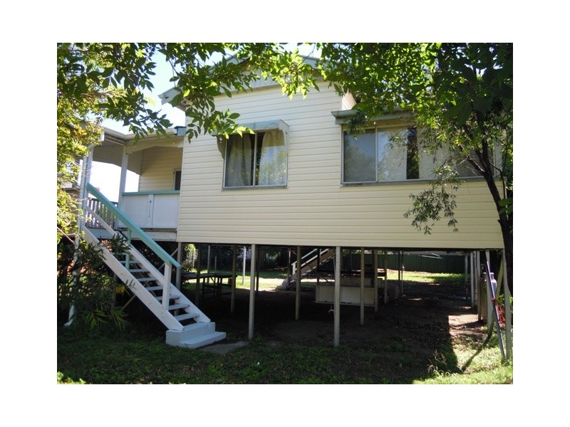 98 Main Street, Park Avenue QLD 4701