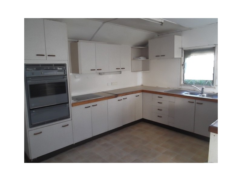 13 Dobbs Street, Mount Morgan QLD 4714