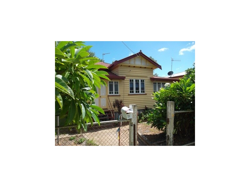 11 Morgan Street, Mount Morgan QLD 4714