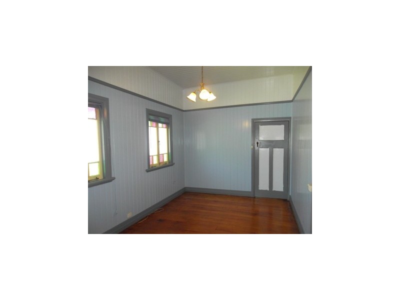 11 Morgan Street, Mount Morgan QLD 4714