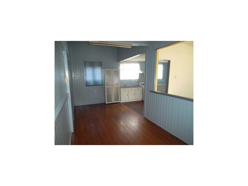 11 Morgan Street, Mount Morgan QLD 4714