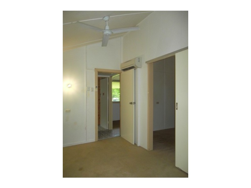 10 Hogan Street, Park Avenue QLD 4701