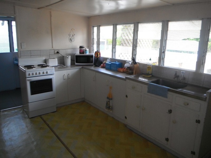 83 Dee Street, Mount Morgan QLD 4714