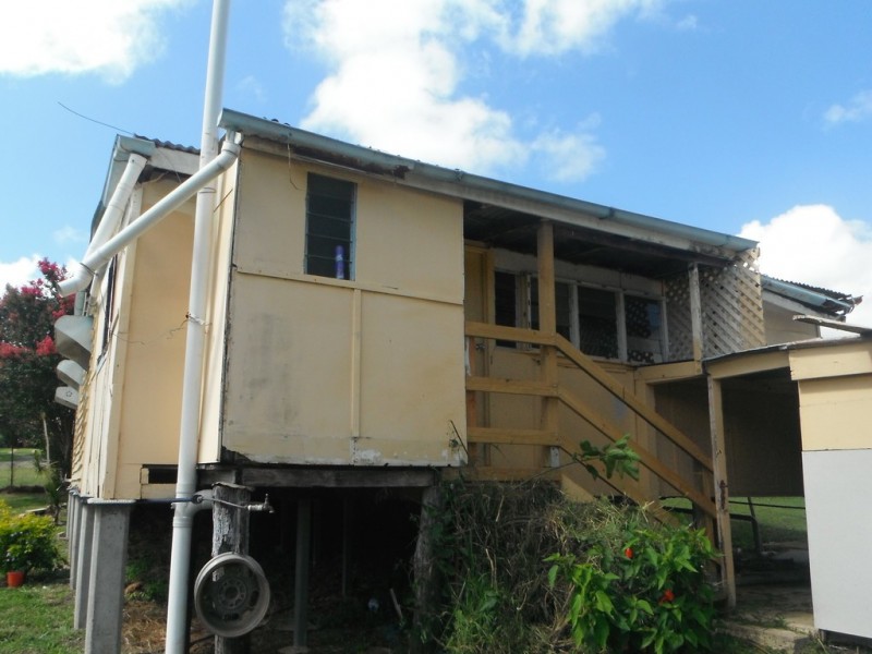 83 Dee Street, Mount Morgan QLD 4714