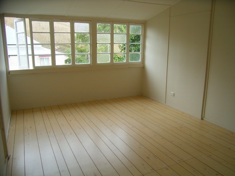 9 Lester St, Mount Morgan QLD 4714