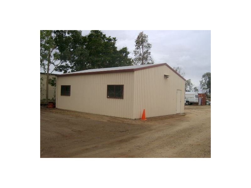 33 Macquarie St, Gracemere QLD 4702