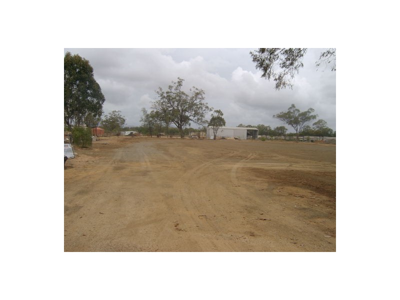33 Macquarie St, Gracemere QLD 4702