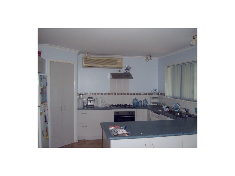33 Macquarie St, Gracemere QLD 4702