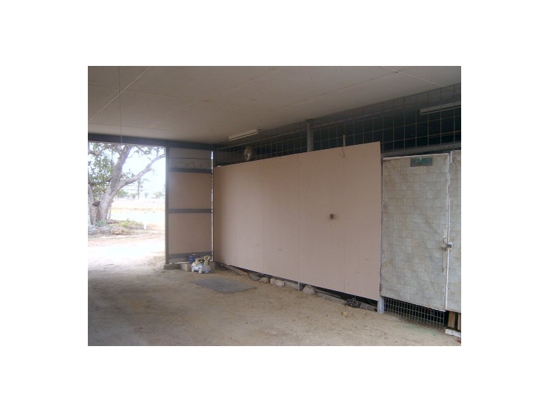 33 Macquarie St, Gracemere QLD 4702