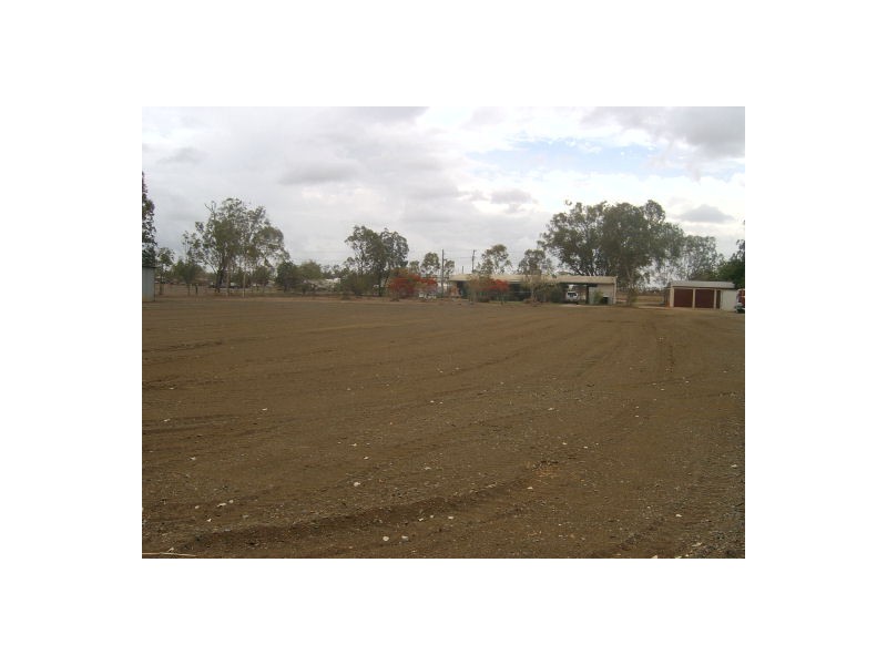 33 Macquarie St, Gracemere QLD 4702